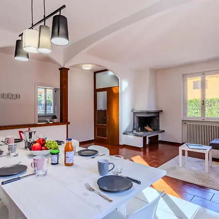 Apartment Leo By Interhome Lenno