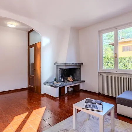 Appartement Leo By Interhome Lenno